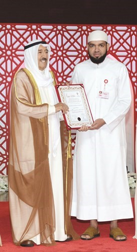 وسموه مكرما أحد الفائزين﻿