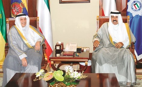 سمو ولي العهد الشيخ نواف الأحمد مستقبلا الشيخ خالد الجراح﻿