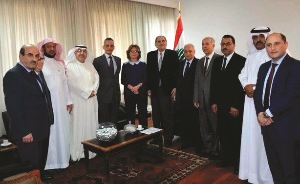  زكريا الانصاري مع وزير العدل اللبناني ورئيس القضاء الأعلى وأعضاء المركز العربي للبحوث القانونية والقضائية ﻿