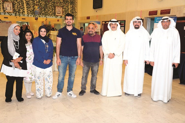 كلية «الصحة» نظمت معرض مواهب وهوايات الطلبة