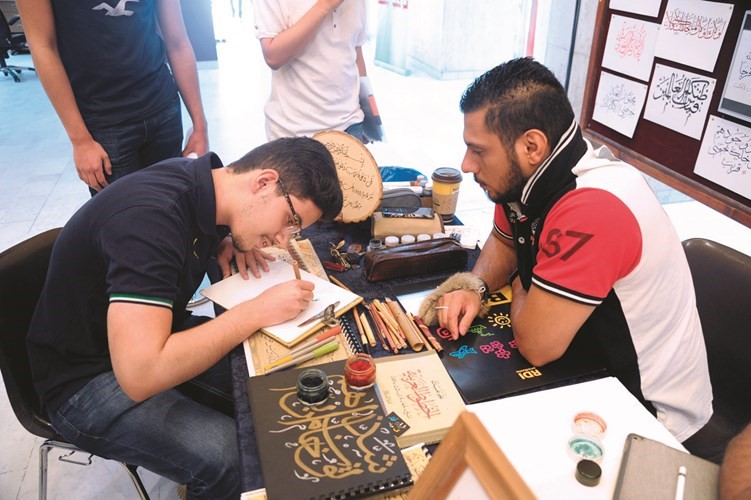 كلية «الصحة» نظمت معرض مواهب وهوايات الطلبة