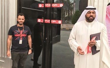 غلق أحد المحلات المخالفة﻿