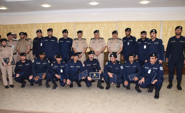 اللواء منصور العوضي متوسطا المكرمين﻿