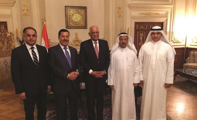 رئيس مجلس النواب د.علي عبدالعال مستقبلا رجل الأعمال عبدالمحسن ابوالحسن ووفد خليجيون في حب مصر﻿