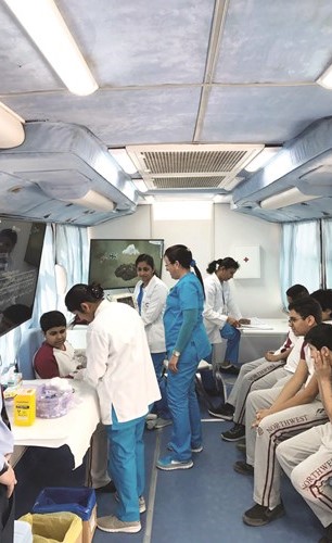 إجراء الفحوصات الطبية للطلبة﻿