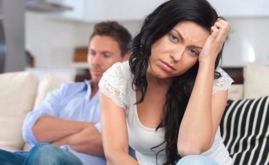5 مؤشرات على أن زوجك يمثل تهديداً على حياتك