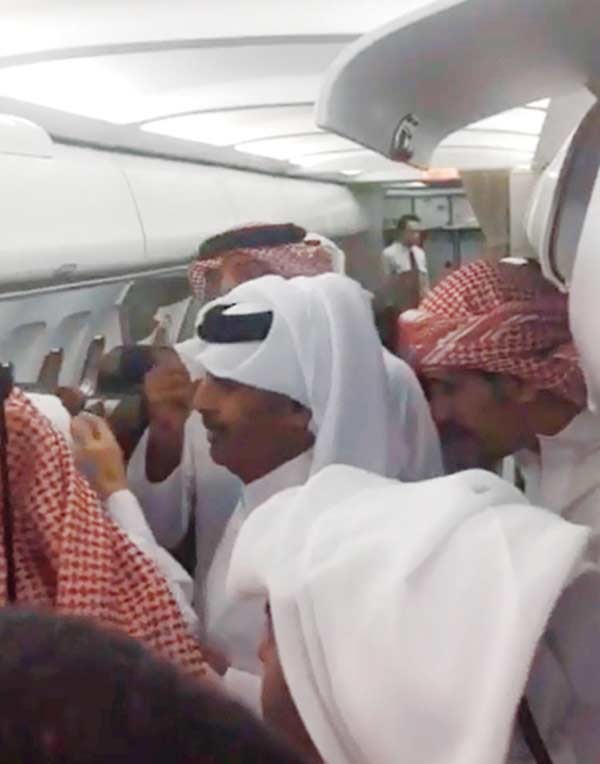 بالفيديو.. الافراج عن الصيادين القطريين المخطوفين بالعراق