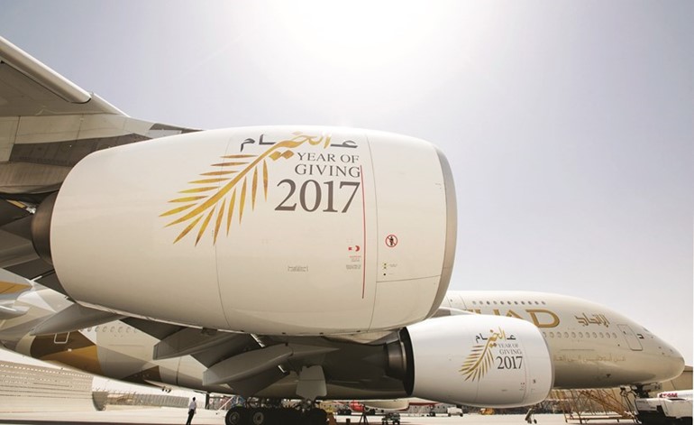  طائرة الإيرباص A380 تجوب الأجواء حاملة شعار عام الخير﻿