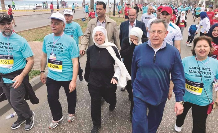 الرئيس فؤاد السنيورة والنائب بهية الحريري خلال مشاركتهما في سباق ماراثون صيدا الدولي			(محمود الطويل) ﻿