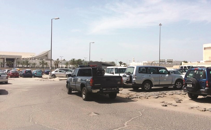 سيارات الشرطةالتي نقلت المتهمين﻿