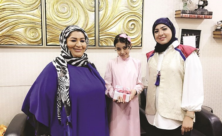 مريم عبدالله أبوزيد متوسطة المديرة المساعدة شيخة الفيلكاوي والموجهة دلال الرامزي﻿