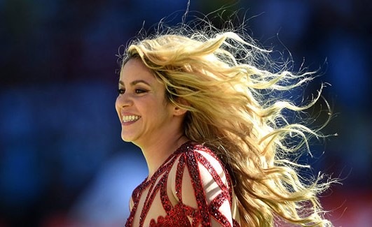بالفيديو.. شاهد رد فعل غريب لـ"شاكيرا" أثناء مباراة برشلونة وريال مدريد