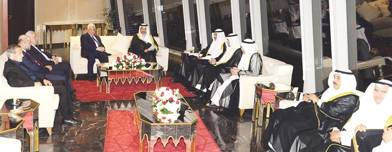 سمو رئيس الوزراء الشيخ جابر المبارك خلال مأدبة العشاء التي أقامها على شرف الرئيس الفلسطيني ﻿