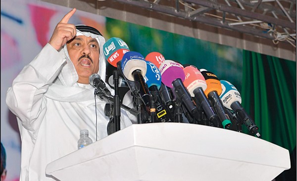 النائب السابق مسلم البراك متحدثا في حفل عشاء بالعارضية أمس   (قاسم باشا)