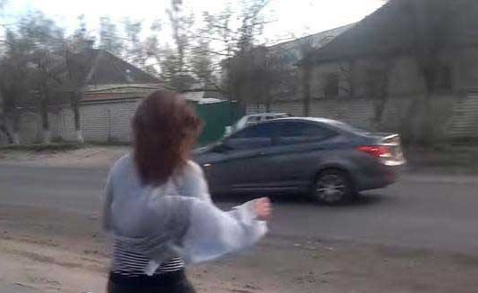 رقصة مثيرة لحسناء تؤدي إلى حادث قاتل