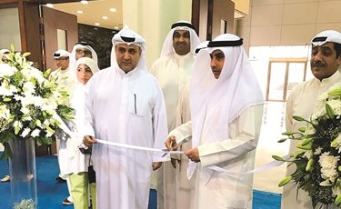 اللواء م.علي الديحاني اثناء افتتاح المعرض﻿