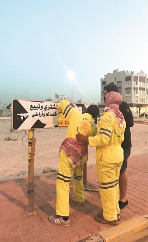 جانب من حملة إزالة الإعلانات غير المرخصة﻿