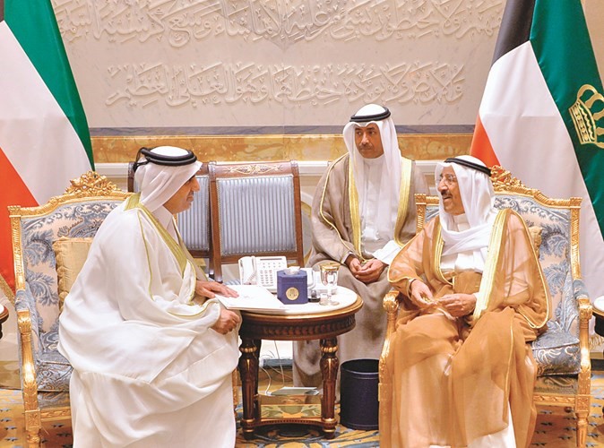 صاحب السمو خلال لقائه القائم بالأعمال بالإنابة بسفارة قطر علي المري﻿