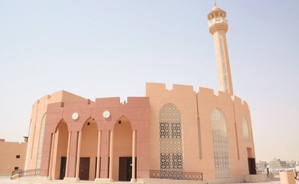 «السكنية» تسلّمت مسجدين ومبانيهما الملحقة