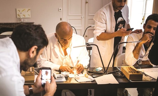 الشيخ ماجد الصباح يطلع على أسرار فان كليف أند آربلز﻿