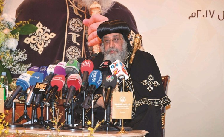 البابا تواضروس متحدثا خلال المؤتمر الصحافي	(قاسم باشا)﻿