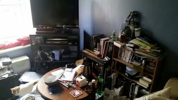 بالصور.. طالبة تفوز بجائزة "أقذر سكن جامعي" في بريطانيا