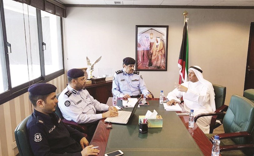 جانب من اجتماع العميد الفهد وم.السلمان بحضور مسؤولين في الإطفاء ﻿