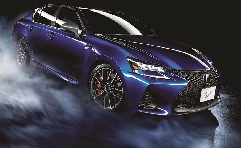 لكزس GS F السيدان الفاخرة تحصد جائزة «سيارة العام الأكثر شعبية»