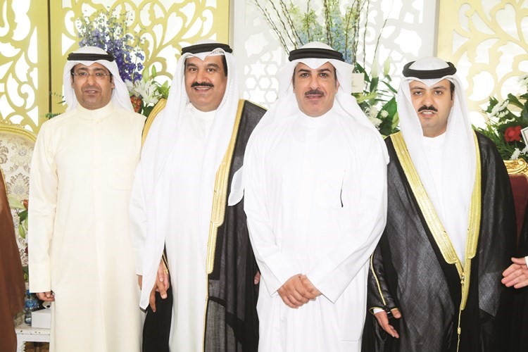 الزميلان سليمان السعيدي ولافي النبهان يباركان﻿