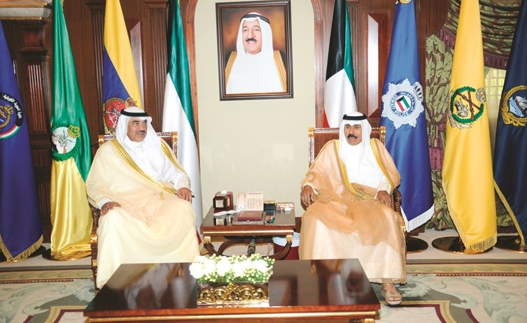 سمو ولي العهد الشيخ نواف الأحمد مستقبلا الشيخ صباح الخالد﻿
