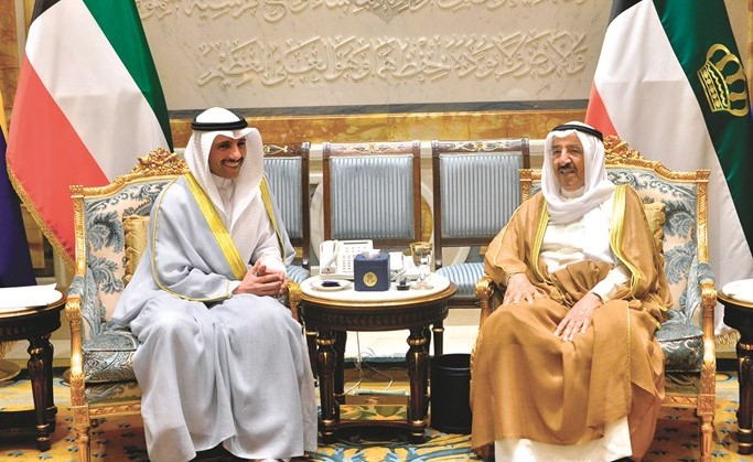 صاحب السمو الأمير الشيخ صباح الأحمد مستقبلا مرزوق الغانم﻿