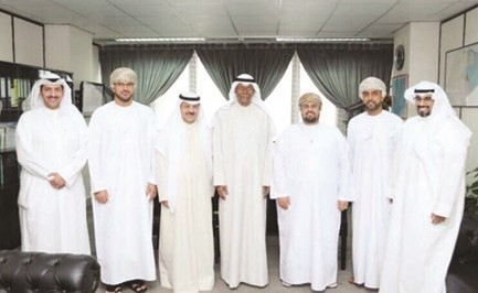 المستشار سلطان بوجروه مع الوفد العماني الزائر﻿