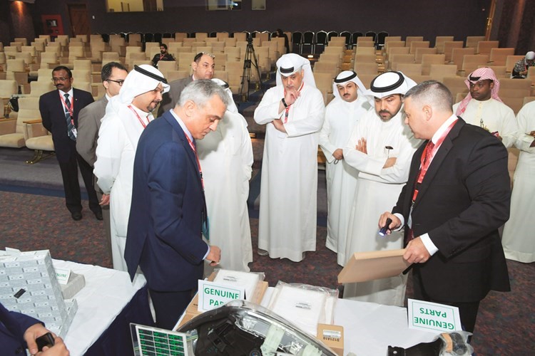 فريق عمل نيسان البابطين يقدم شرحا عن قطع الغيار الأصلية والمقلدة﻿