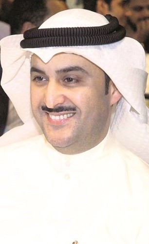 عيسى العميري يستأنف نشاطه الفني بعد رحلة علاج في لندن