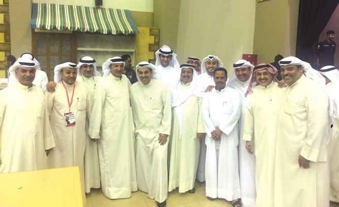 عادل الحليلة ووليد السنعوسي وراشد بورسلي ومحمد عبدالمحسن البرجس بعد إعلان النتائج﻿