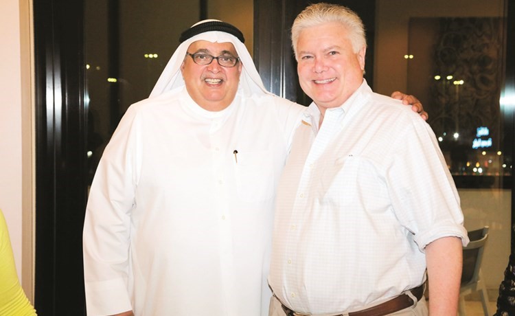 فيصل العيار ود.إدوارد هولويل﻿