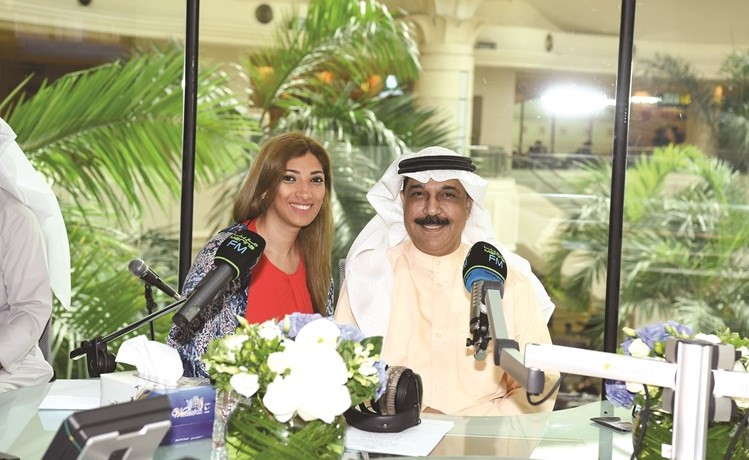 عبدالله الرويشد مع الزميلة خلود أبوالمجد﻿