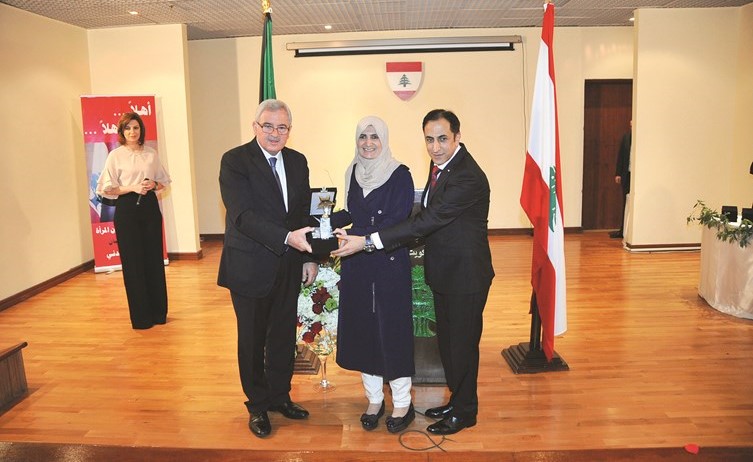 وتكريم الكاتبة حنان كنعان﻿