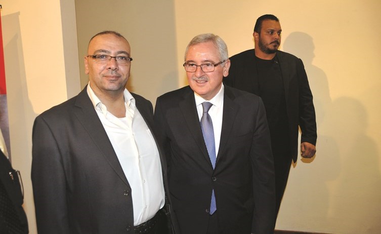 الوزير جان أوغاسبيان مع الزميل أسامة دياب﻿