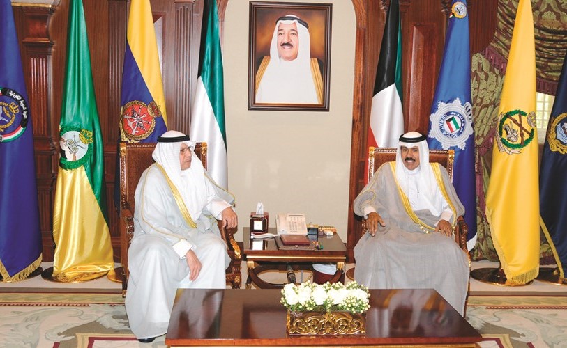 سمو ولي العهد الشيخ نواف الاحمد مستقبلا الشيخ خالد الجراح ﻿