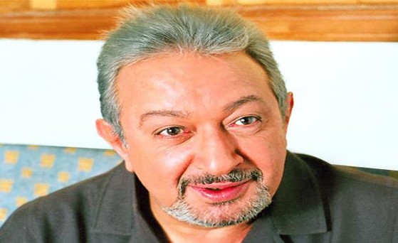 بعد استقرار طويل طاولت الشائعات عائلة نور الشريف (فيسبوك)