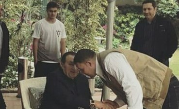 أحدث صورة لمبارك من داخل مقر إقامته بمصر الجديدة