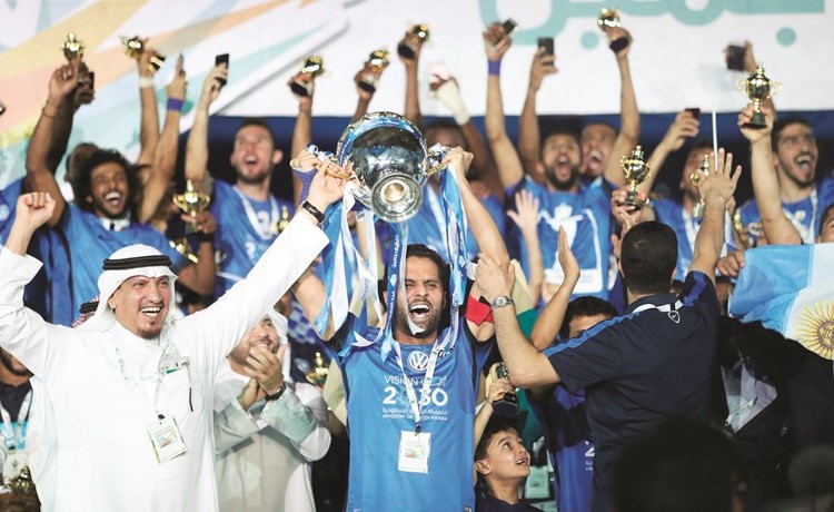 الهلال «يتوّج» بفوز ساحق على النصر