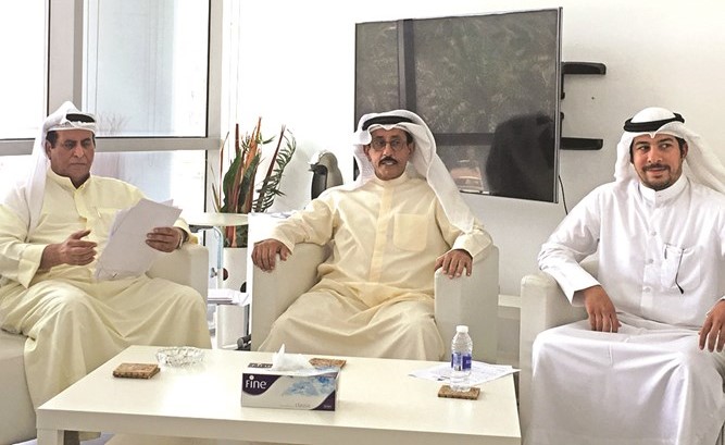 عبدالرحمن الحبيب متوسطا وليد الوزان وعبدالعزيز العنيزي﻿