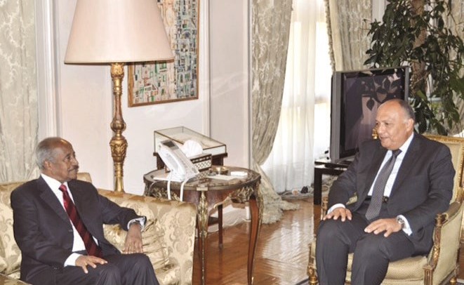 سامح شكري مستقبلا نظيره الإريترى عثمان صالح﻿