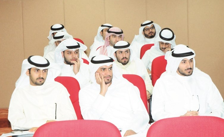 جانب من المتدربين خلال المحاضرة ﻿