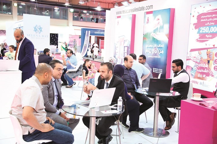 إقبال جماهيري على معارض النخبة﻿