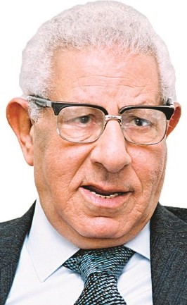 مكرم محمد احمد﻿