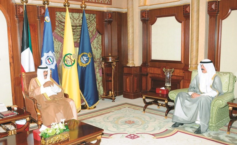 سمو ولي العهد الشيخ نواف الأحمد مستقبلا الشيخ محمد الخالد ﻿