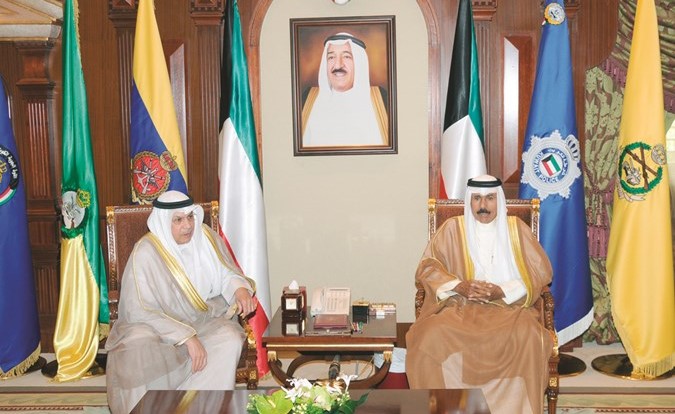 سمو ولي العهد الشيخ نواف الأحمد مستقبلا الشيخ خالد الجراح﻿